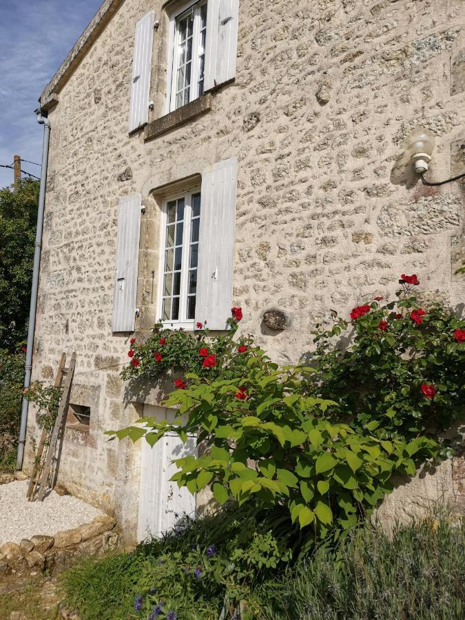 Foussais Gite 4 Etoiles Avec Hebergement Insolite - 10 Personnes מראה חיצוני תמונה
