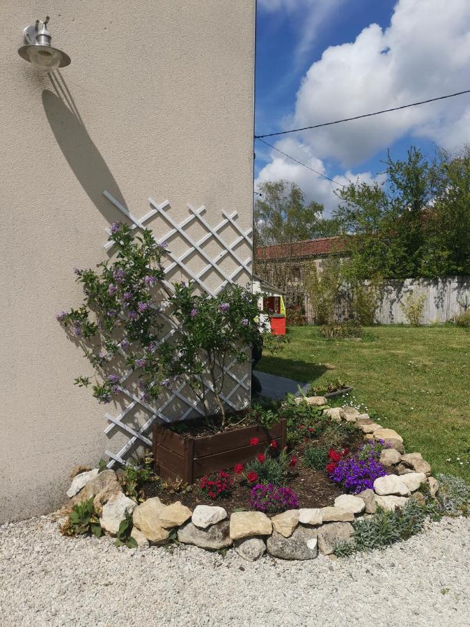 Foussais Gite 4 Etoiles Avec Hebergement Insolite - 10 Personnes מראה חיצוני תמונה